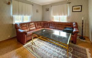 Χώρος καθιστικού στο 2 Bedroom Stunning Home In Värnamo