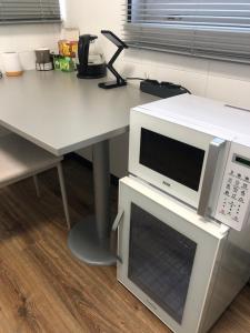 Η κουζίνα ή μικρή κουζίνα στο Drive inn Room&Shower