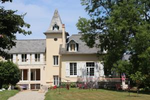 Κήπος έξω από το La Villa Mirabelle 2min d'Arromanches-les-Bains