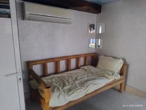 Ένα ή περισσότερα κρεβάτια σε δωμάτιο στο Shoka escape farm