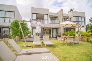 Barra do CamaragibeにあるCasa Duplex à Beira-mar OKA Milagres by Qaviの家