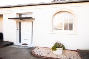 Το κτήριο όπου στεγάζεται  το διαμέρισμα