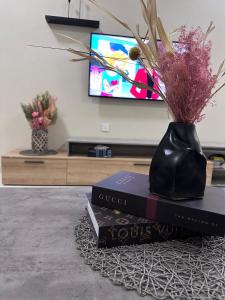 Et tv og/eller underholdning på Golden Apartment