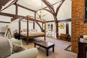 Gallery image of The George Inn in Buckinghamshire