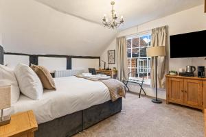 Gallery image of The George Inn in Buckinghamshire +48 photos