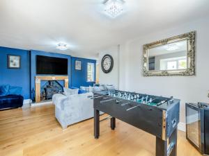 Et tv og/eller underholdning på Lovetts Bridge Cottage