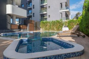 Hồ bơi trong/gần 26 Suites