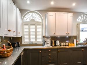 Køkken eller tekøkken på Swanage Beach House