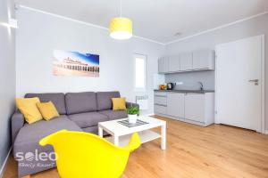 Køkken eller tekøkken på SOLEO Family Resort - domki 3 min od Morza - 3 Baseny, 3 Jacuzzi, Sauna, ANIMACJE, Małpi Gaj, 3 Sale Zabaw, 4 Place Zabaw, 2 Restauracje