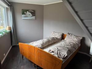 Ένα ή περισσότερα κρεβάτια σε δωμάτιο στο Modern Apartment in Nature Mountain Views & Peaceful Setting