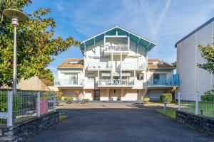 Το κτήριο όπου στεγάζεται  το διαμέρισμα