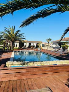 Πισίνα στο ή κοντά στο Villa la Hulotte