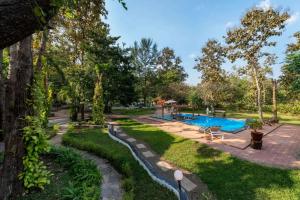 Πισίνα στο ή κοντά στο Kenwood's Farmstay - 6bhk with private pool +17 φωτογραφίες