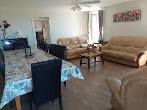 Χώρος καθιστικού στο Gite la Chartrouille