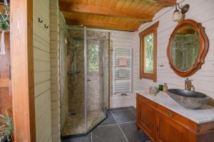 Et badeværelse på De Cabin van Groenland + 37 billeder