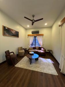 Χώρος καθιστικού στο The R Hotel Islamabad +53 φωτογραφίες