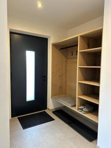 Ένα ή περισσότερα κρεβάτια σε δωμάτιο στο The HIDDEN Apartment