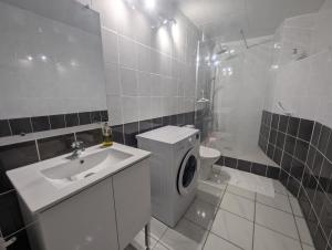 Et badeværelse på La maison d'alice + 15 billeder