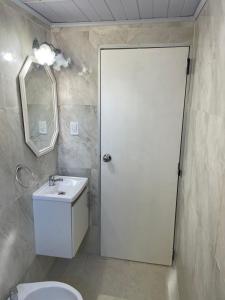 Et badeværelse på Conaguademar + 25 billeder