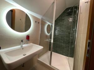 Koupelna v ubytování Apartmány pod Štěpánkou + 53 fotografií