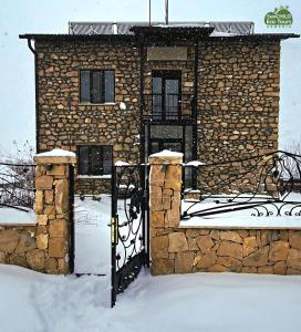 Το Gnishik Eco Lodge τον χειμώνα