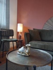 Χώρος καθιστικού στο * LE CHAMARELLE * Hyper Centre Auray *