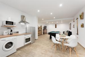 Køkken eller tekøkken på Apt Buendía Aeropuerto Málaga Playa