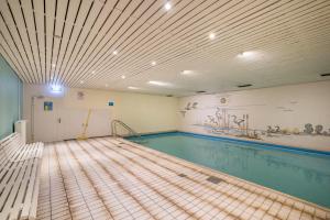 Πισίνα στο ή κοντά στο Fewo mit Bergblick, Pool, Sauna