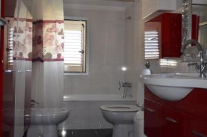 Ένα μπάνιο στο Villetta con giardino in contesto riservato non lontana dal mare BEL01 +29 φωτογραφίες