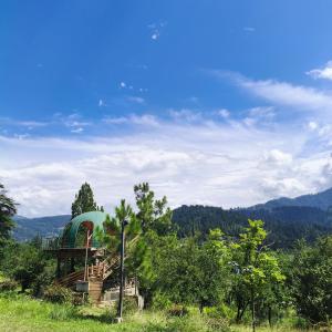 Peisaj natural din apropierea acestui hotel