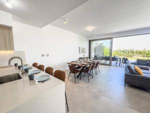 Χώρος καθιστικού στο Azure Vista Collection