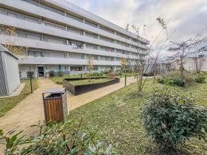 Κήπος έξω από το Cosy Studio confortable près de Paris à Fontenay-sous-Bois