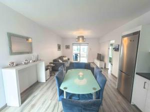 Η κουζίνα ή μικρή κουζίνα στο Sofia's Seaview