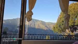 Γενική θέα στο βουνό ή θέα στο βουνό από  αυτό το καταφύγιο