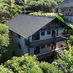 El edificio en el que está la casa vacacional