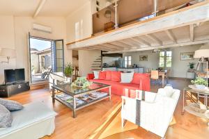 Χώρος καθιστικού στο QUAI 3 loft moderne et lumineux les pieds dans l'eau