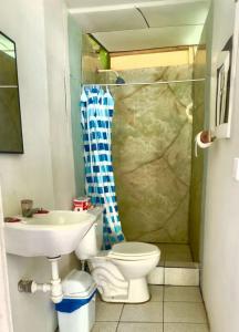 Koupelna v ubytování Aventour Expeditions Lodge