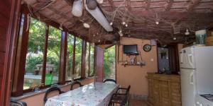 Η κουζίνα ή μικρή κουζίνα στο Teo +19 φωτογραφίες