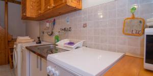 Η κουζίνα ή μικρή κουζίνα στο Teo