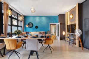 Χώρος καθιστικού στο Black Forest Lodge