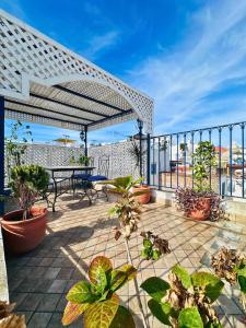 Balkón nebo terasa v ubytování Kasbah Panoramic House with stunning sea view