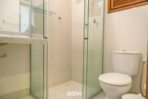 Ένα μπάνιο στο Casa Beira-Mar com Piscina em Jacumã by Qavi +32 φωτογραφίες