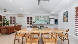 Ảnh trong thư viện ảnh của Seclusion Pavilions at Palm Cove ở Palm Beach +44 ảnh