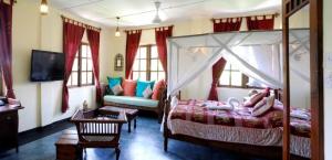 TV a/nebo společenská místnost v ubytování Beyt Al Salaam