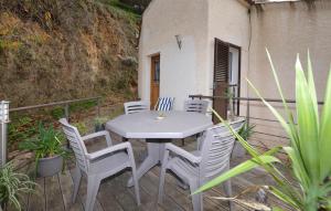 Μπαλκόνι ή βεράντα στο Cozy Apartment In Cuttoli With Wifi