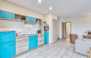 Η κουζίνα ή μικρή κουζίνα στο Stunning Home In Sassenburg Stüde