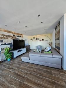 TV a/nebo společenská místnost v ubytování Soulnest Peace bedroom in shared flat