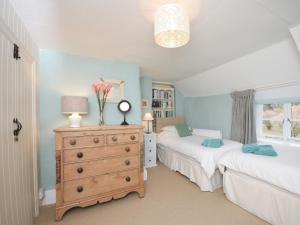 Ένα ή περισσότερα κρεβάτια σε δωμάτιο στο 2 Bed in Weare Giffard VALEN