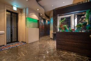 Ванная комната в Charme, Romantic Hideaway in Central Tokyo +80 фотографий