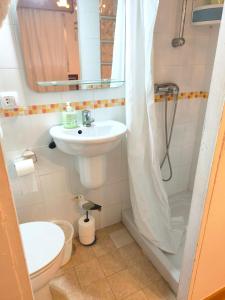 Phòng tắm tại Julia Home, habitaciones en casa de un particular